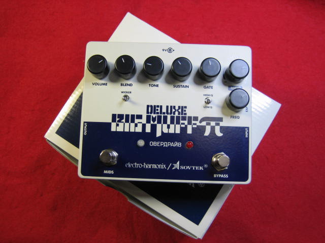Electro Harmonix Sovtek Deluxe Big Muff Pi pedal
