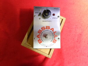 Electro Harmonix Bass Balls with wooden box