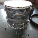 Ludwig 1966 Blue Oyster Pearl 18" X 16" floor tom with chrome plated hardware